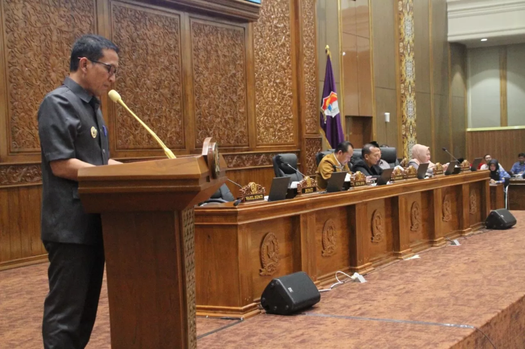 rapat-paripurna-dprd-bojonegoro-mantapkan-dana-abadi