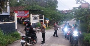 polsek-sekar-berbagi-takjil-di-bulan-ramadhan-dapat-apresiasi-warga