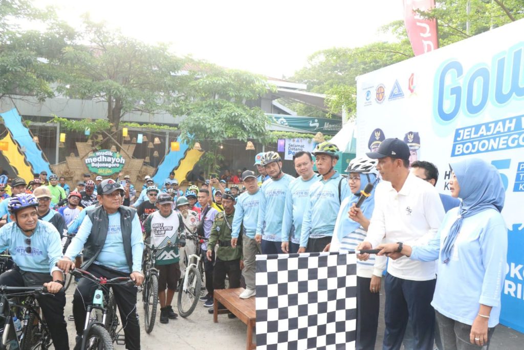 IMG-20250413-WA0014 bupati-bojonegoro-tekankan-pdam-untuk-tingkatkan-pelayanan-ke-masyarakat