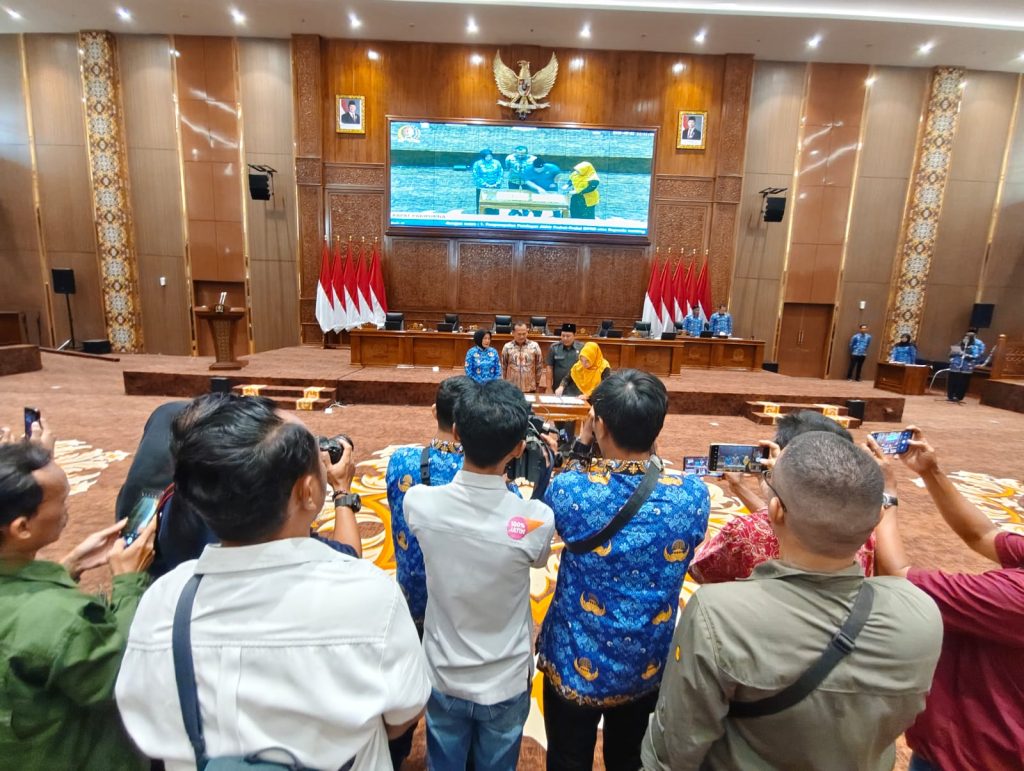WhatsApp Image 2025-05-21 at 22.14.20 dprd-bojonegoro-tetapkan-perda-perlindungan-petani-dan-pengelolaan-sampah