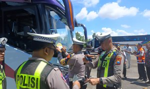 Polres Bojonegoro Lakukan Ramp Check di 9 Pool Bus