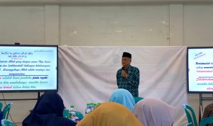 0b626068-2ab6-450c-b3bf-9c32d79b2070 Ustadz Zainudin selaku perwakilan pengurus pondok MBS Al Amin Religi Bojonegoro
