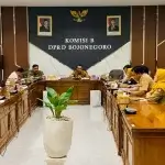 Rapat Dengar Pendapat (RDP) Komisi B DPRD Bojonegoro bersama OPD terkait saat membahas evaluasi Program Gayatri di ruang Komisi B