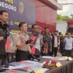 Polres Bojonegoro pamerkan bukti terkait penipuan berjedok haji