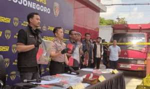IMG_1344 Polres Bojonegoro pamerkan bukti terkait penipuan berjedok haji