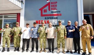 Bupati Bojonegoro Dampingi Wakil Panglima TNI Tinjau Kesiapan Peluncuran 1.061 Koperasi Desa Merah Putih