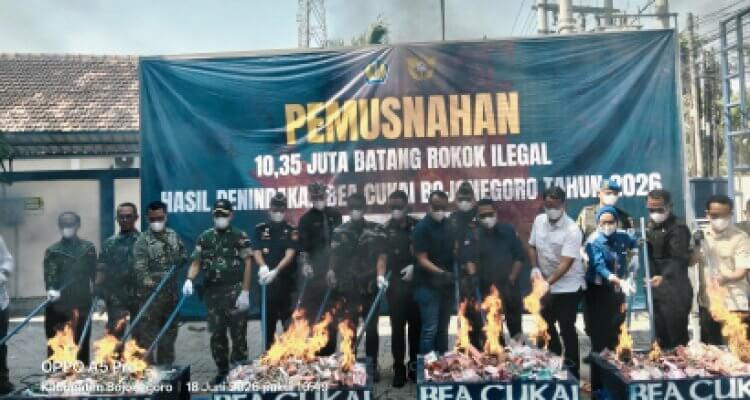 Bea Cukai Bojonegoro Musnahkan 10 Juta Batang Rokok Ilegal Senilai Rp15 Miliar