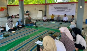 Warga Bojonegoro Belajar Budidaya Magot dan Olah Kompos di TPS 3R Srawung