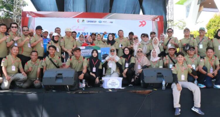 Peringati Harkopnas ke-79, Ribuan Warga Meriahkan Jalan Sehat di Pasar Wisata Bojonegoro