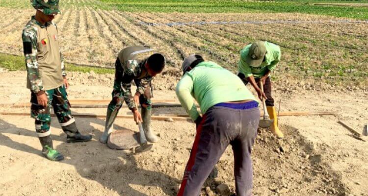 Satgas TMMd 129 Bojonegoro Bangun Lapak PKL di Rest Area Kesongo