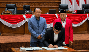 Fraksi PAN-BNR mendorong agar kebijakan tersebut tidak hanya dilihat dari besaran anggaran yang diterima desa
